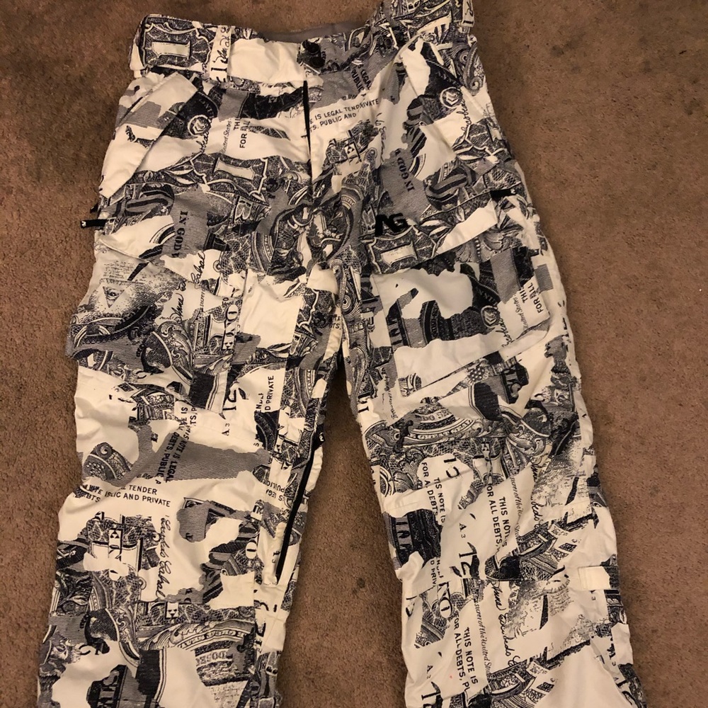 Men’s snowboard pants